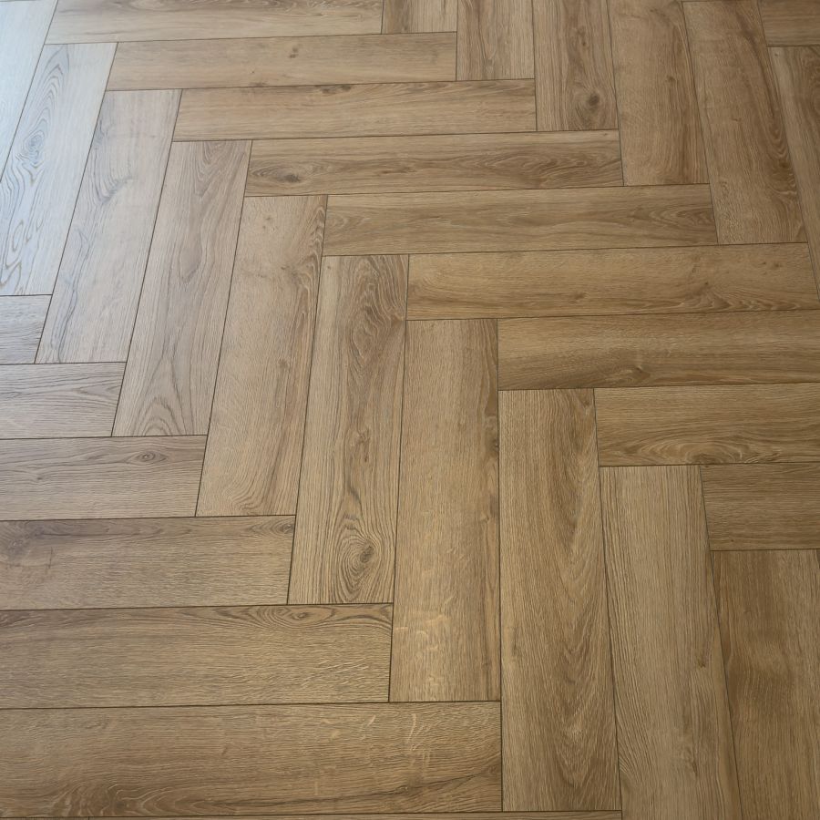 Minimalizm ocieplany drewnem.